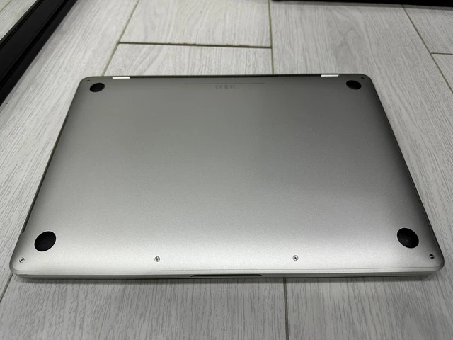 Apple MacBook Pro Retina 13,3" 2018 Touch Bar 512 GB SSD 16 GB RAM 2,7 GHz Core i7 4