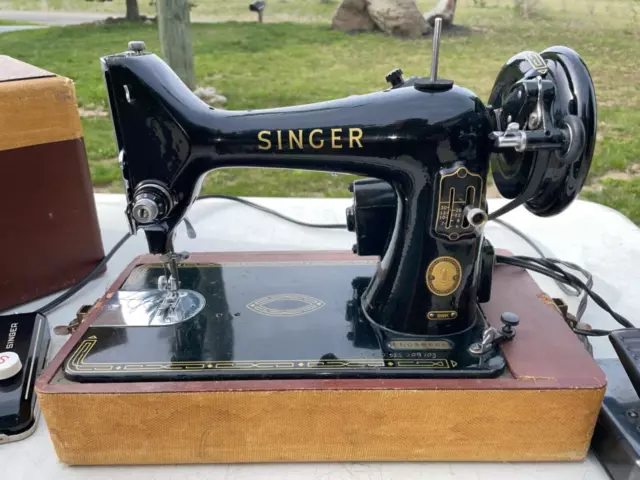 Vintage Singer Model 99 Portable Black Sewing Machine with Pedal & Hard Case