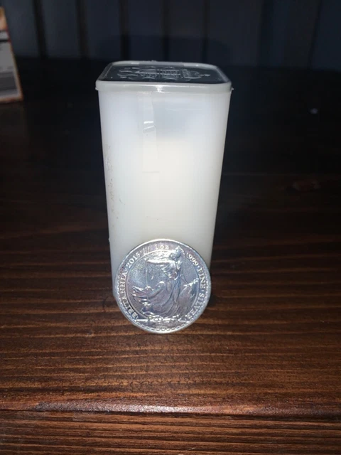2015 x 25 BRITANNIA .999 SOLID 1 OUNCE SILVER COIN