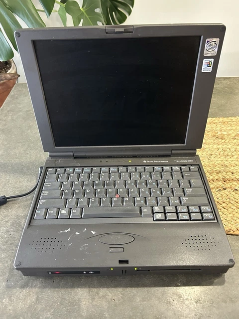 Vintage - Texas Instruments TravelMate 4000 WinDX2 486 - Laptop Retro
