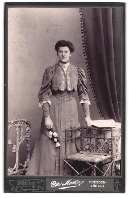 Fotografie Otto Martin, Dresden-Löbtau, Reisewitzerstr. 18, junge Dame mit Schm