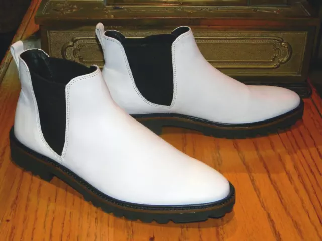 NEW!  ECCO Incise Tailored White Ankle Chelsea Boots Women's Size 38eu 7-7.5us 2