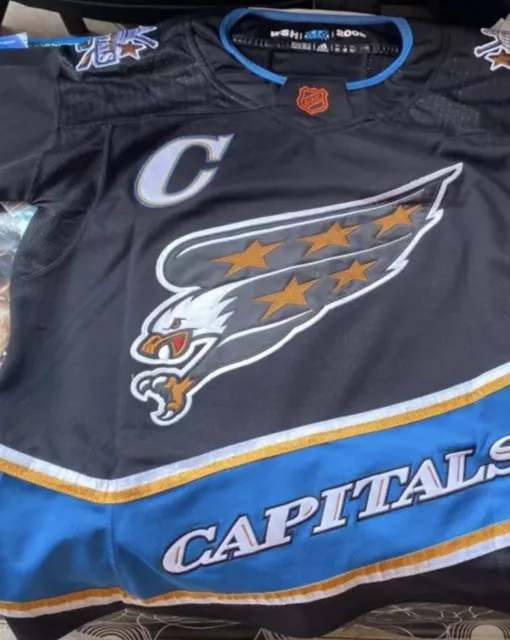 Capitals Reverse Retro 2.0 jersey features the Screaming Eagle on