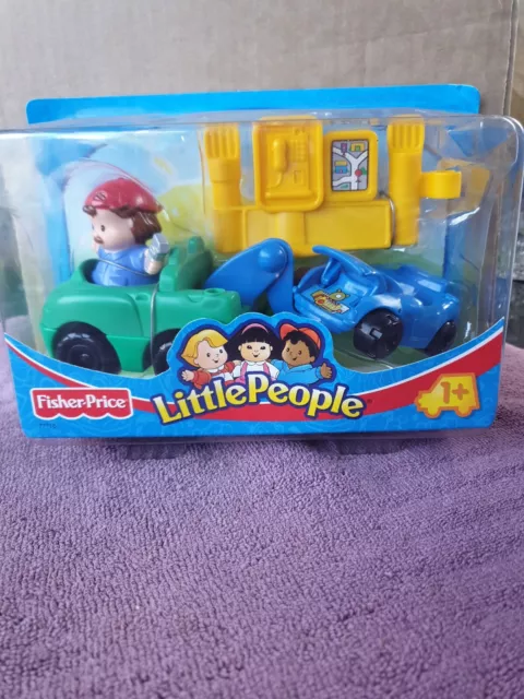 vintage Fisher & Price Little People 77716 TOW TRUCK & CAR-2002