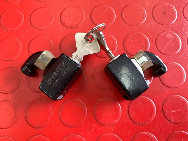 Coppia Bloccaggi Con Chiave Per Cofani Laterali Piaggio P125X - P150X- P200X
