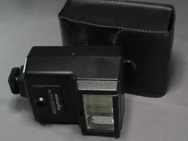 Minolta Auto 200X Shoe Mount Camera Flash with case Parts Only As Is - corrosion