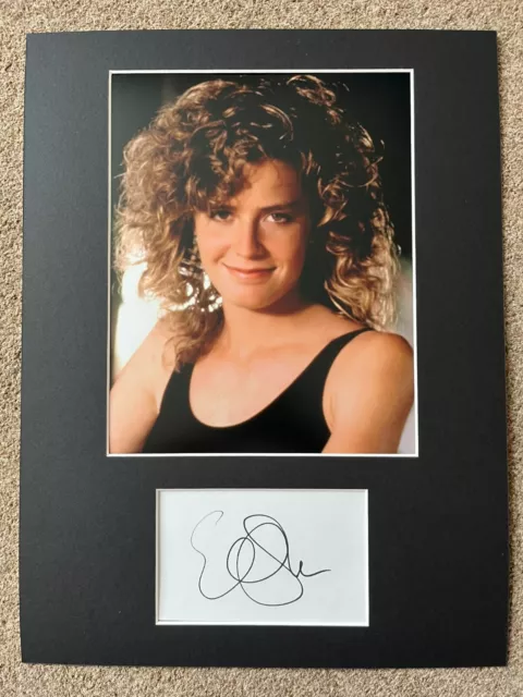 Elisabeth Shue autograph - signed card