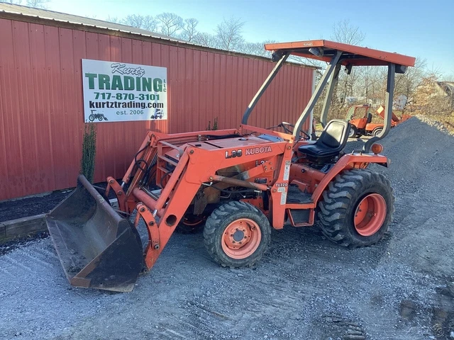2001 Kubota L35 4x4 35Hp Compact Tractor w/ Loader 3pt & PTO 1500 Hours!!
