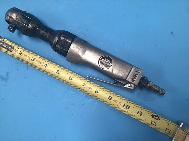 Central Pneumatic 3/8”Drive Air Ratchet 2