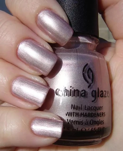 CHINA GLAZE nail lacquer polish with hardeners in 077 thistle