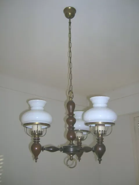 Lustre en bois - style provençal - 3 lumières avec abat jour verre blanc *