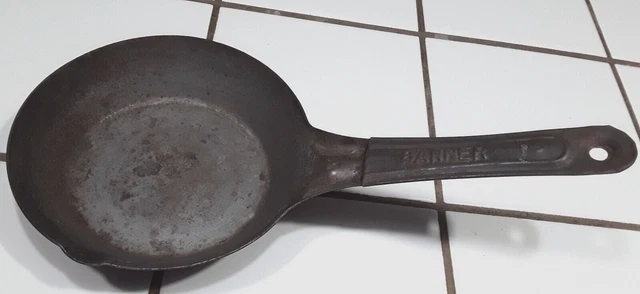 Vintage BANNER Cowboy FRYPAN SKILLET small Size 00 Western Americana no reserve
