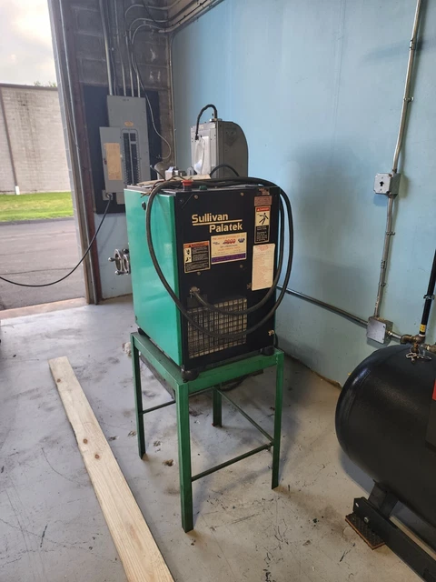 Sullivan Palatek Model 7.5 Rotary Screw Drive Compressor 208 Volts