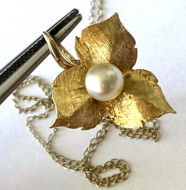 Vintage 14K Yellow Solid Gold Leaf White Pearl Ladies Pendant Necklace Chain