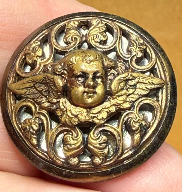 Bouton Ancien – Chérubin Musicien – 26 Mm – Métal – Fabriqué En France