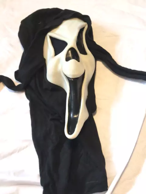 VINTAGE SCREAM GHOSTFACE Hooded Smiling Mask Fun World Div Glow In The ...