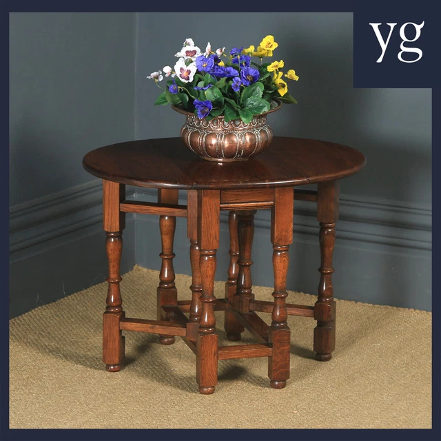 Small English 18th Century Style Oak Gate Leg CoffeeTable (Circa 1980)