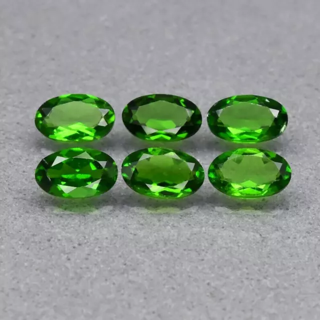 ★★   RARE !! DIOPSIDE VERTE (1Pc) DE RUSSIE :  5 mm x 3 mm ★★ P392.060t