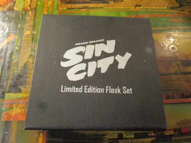 DIAMOND SELECT TOYS Sin City Movie Logo Flask Gift Set~