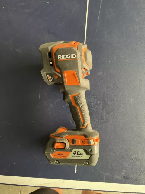 Ridgid R8694220B - cañón de luz híbrido de 18 voltios 2500 lúmenes y paquete de baterías de 18 V