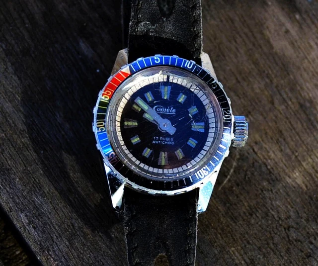 Petite Montre De Plongée Femme Comète Besançon Mécanique Années 1970 - Occasion Vintage