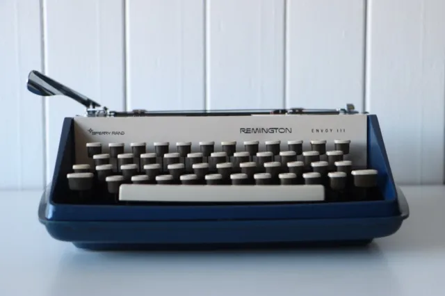 BLUE Remington Sperry Rand Typewriter with original hard case 3