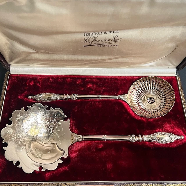 SERVICE A FRAISES, Saupoudreuse & Cuillère de service, ARGENT MASSIF & VERMEIL