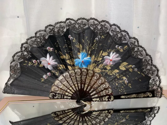 Bellissima ventola vintage nera blu oro dipinta a mano nera allacciata