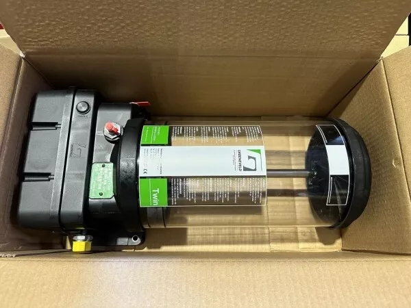 F217801 F617416 Groeneveld Twin 3.1 Bomba 24V Sistema de lubricación automática Almacenamiento F217801 F617416 Groeneveld Twin 3.1 Bomba 24V Sistema de lubricación automática Almacenamiento