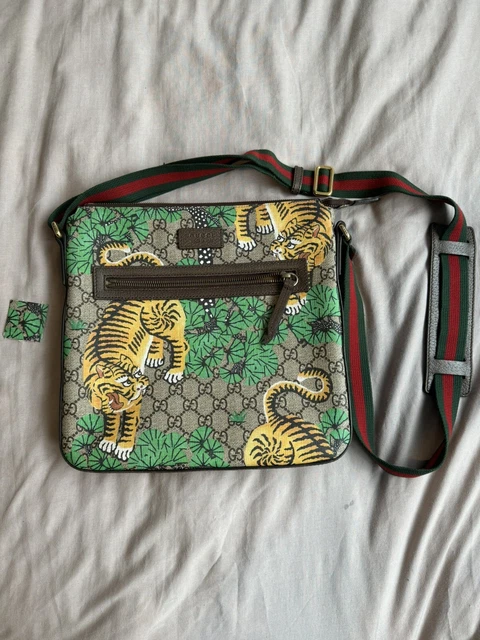 Gucci bengal on sale tiger messenger bag