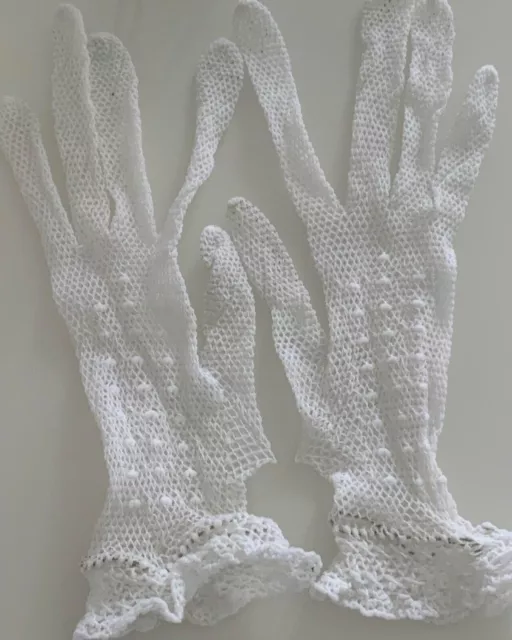 Superbes Gants Anciens En Dentelle Blanche