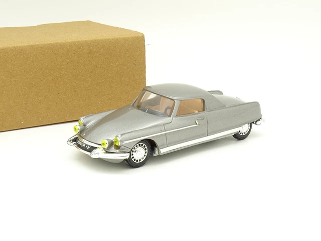 Location auto retro collection - citroen DS 1970 découvrable chapron