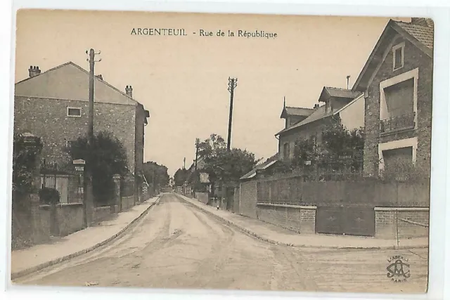 95  Argenteuil  La Rue De La Republique