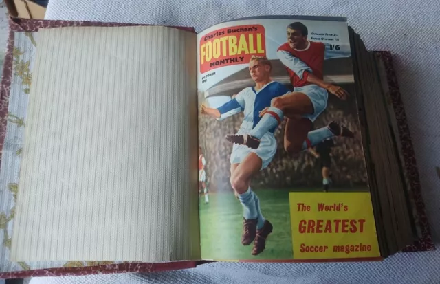 Ancien Album De 35 Revues Charles Buchan's Football Monthly 1961 à 1964