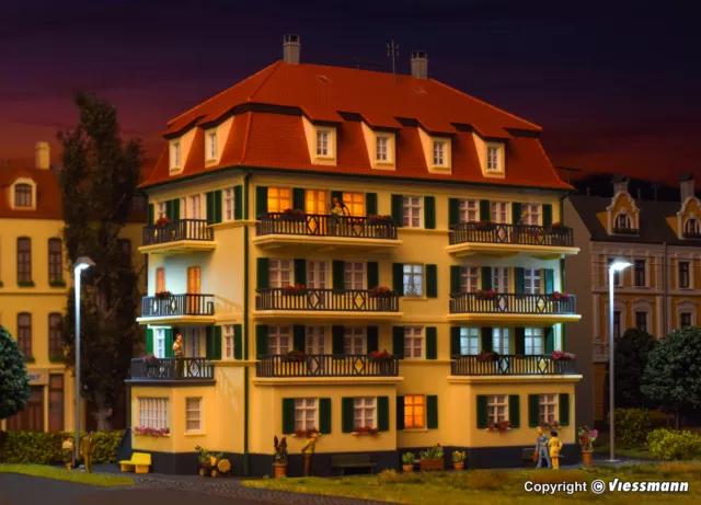 Kibri H0 38354 - Mehrfamilienhaus mit Balkon   Bausatz Neuware 2