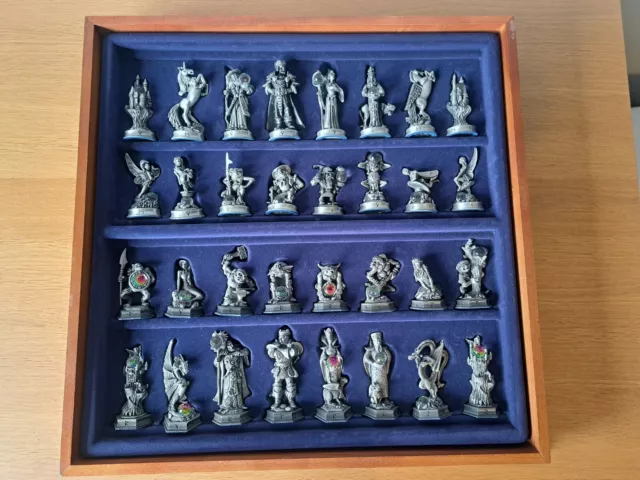 IMMACULATE Danbury Mint The Fantasy Of The Crystal Chess Set Metal Swarovski