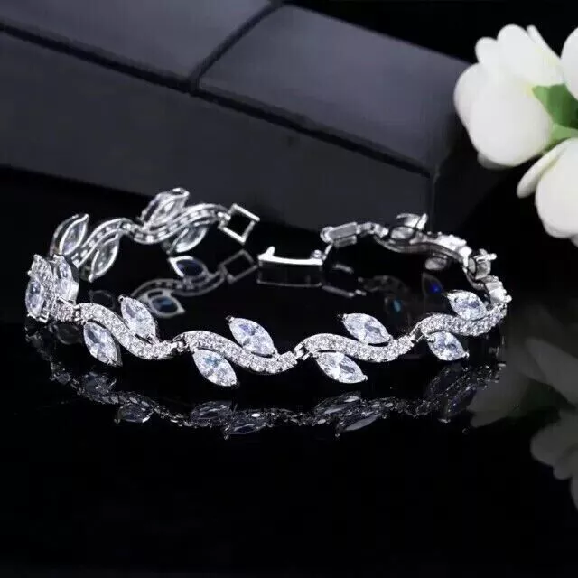 Nouveau Bracelet en diamant plaqué or blanc 14 carats, créé en laboratoire,... 3