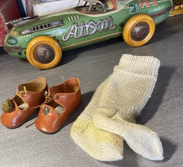 Paire De Chaussures Anciennes Et Chaussettes  Pour Poupée Ancienne Jumeau Sfbj