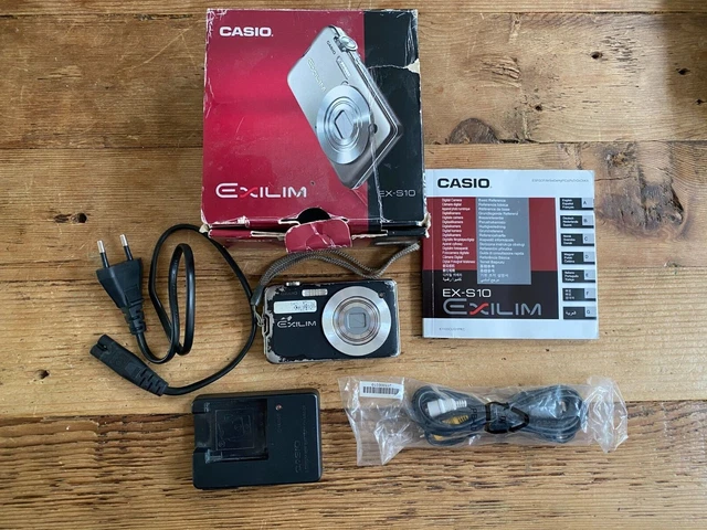 Casio Exilim ultra slim digital camera 10MP EX-S10 3x Zoom