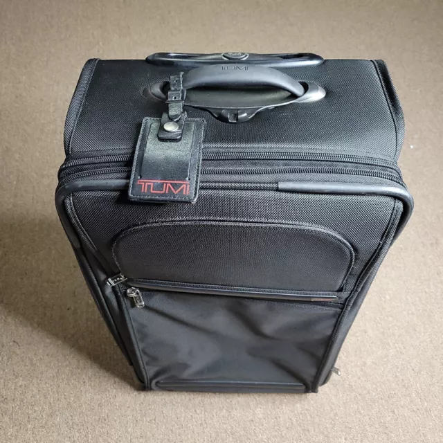 Tumi Alpha 2 Medium Trip Expandable Luggage 26” Suitcase 2 Wheeled 22026D4