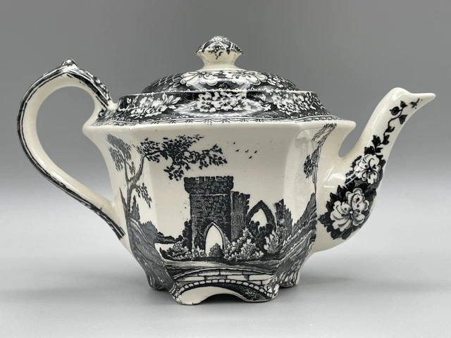 Antique Sadler Windsor Brigadoon Black Old Castle Scene Hexagon Shape Teapot