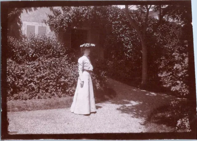Vintage Print Portrait, Woman with a Hat in a Garden, Citrate Print 6x