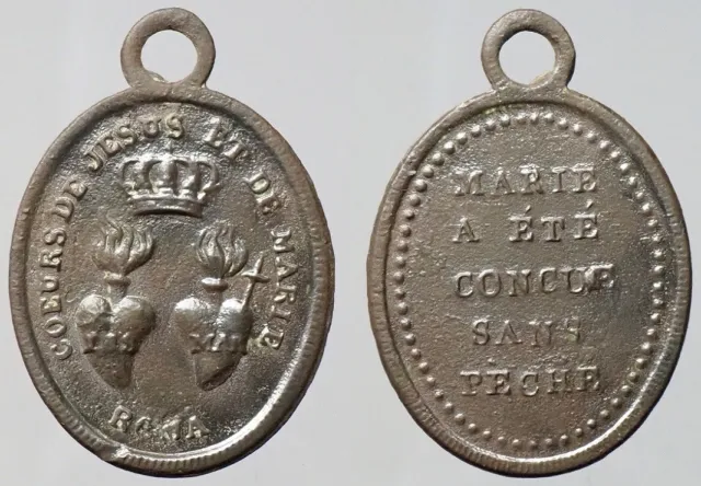 Médaille religieuse ancienne en cuivre aux coeurs de Jésus et de Marie
