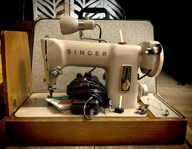 Machine A Coudre Singer 191B Complete