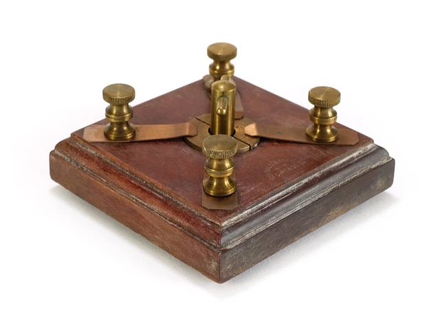 Late-1800s 1900s Antique Scientific Apparatus For Teaching Electrical Circuit
