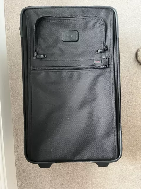 Tumi Alpha 2 Expandable Carry-on 2-wheeled Suitcase Black 22922D2