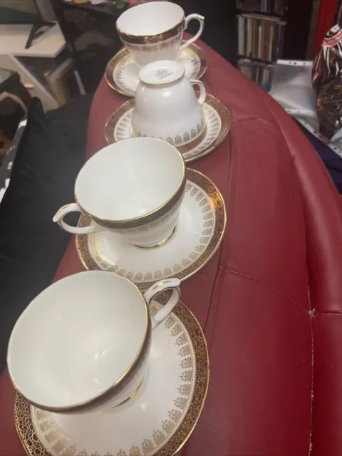 Duchess Bone China ~ Winchester~ Burgundy & Gold 4 x Large Cups & Saucers