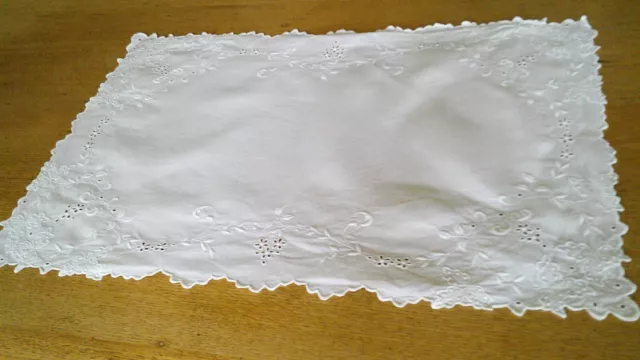 Vintage Hand Embroidered Irish Linen Table Topper -