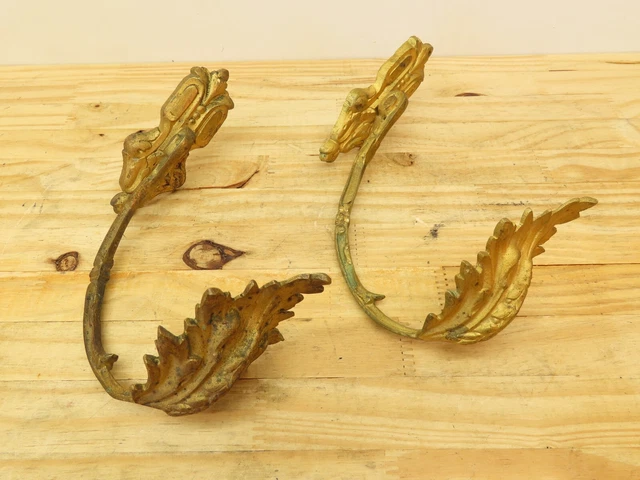 Vintage Leaf Coat,Tie Rack Brass Color