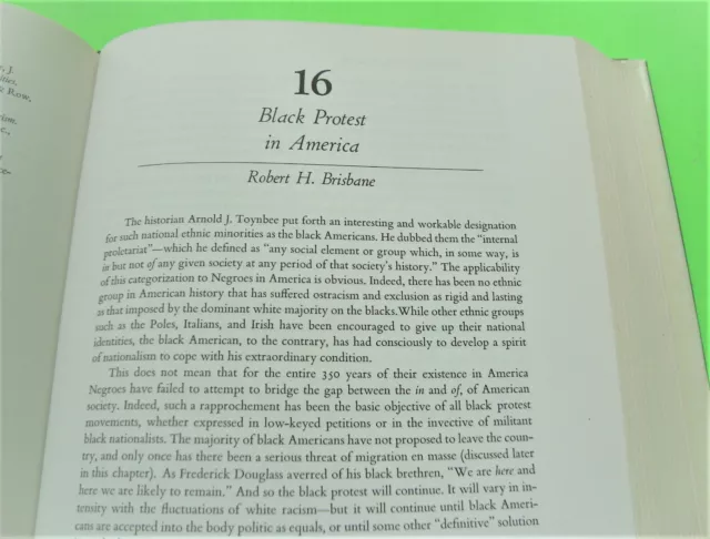 1976 THE BLACK AMERICAN REFERENCE BOOK Mabel Smythe HC + DJ 1026-pgs 2